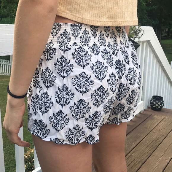 Summer Shorts - Picture 2 of 4